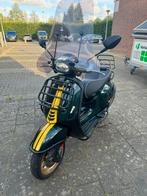 Vespa Sprint Racing Sixties 08-2021 , 5500 KM , 25KM Snor, Fietsen en Brommers, Maximaal 25 km/u, Benzine, Overige modellen, Zo goed als nieuw