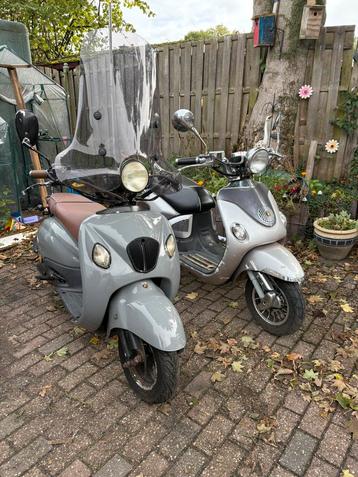 2.snorscooters 1 prijs beschikbaar voor biedingen