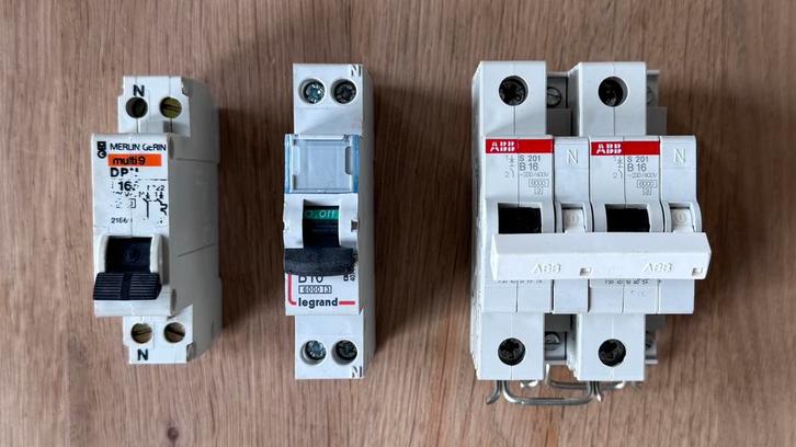 Zekeringen kookgroep aardlek Merlin Gerin, Legrand, ABB, Doe-het-zelf en Verbouw, Elektra en Kabels, Gebruikt, Schakelaar, Ophalen of Verzenden