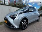 Toyota Aygo 1.0 VVT-i x-joy/CLIMA/CAMERA/BLUETOOTH/PRIVACY G, Voorwielaandrijving, Stof, Gebruikt, 4 stoelen