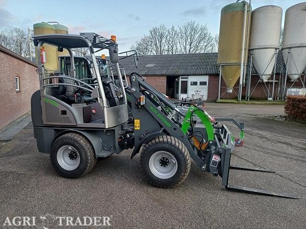 WCM L2110e elektrische minishovel shovel, Hobby en Vrije tijd, Vilt, Nieuw, Boek of Patroon, Ophalen of Verzenden