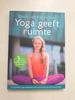 Yoga geeft ruimte Skadi van Paaschen, Ophalen of Verzenden, Zo goed als nieuw, Meditatie of Yoga, Instructieboek