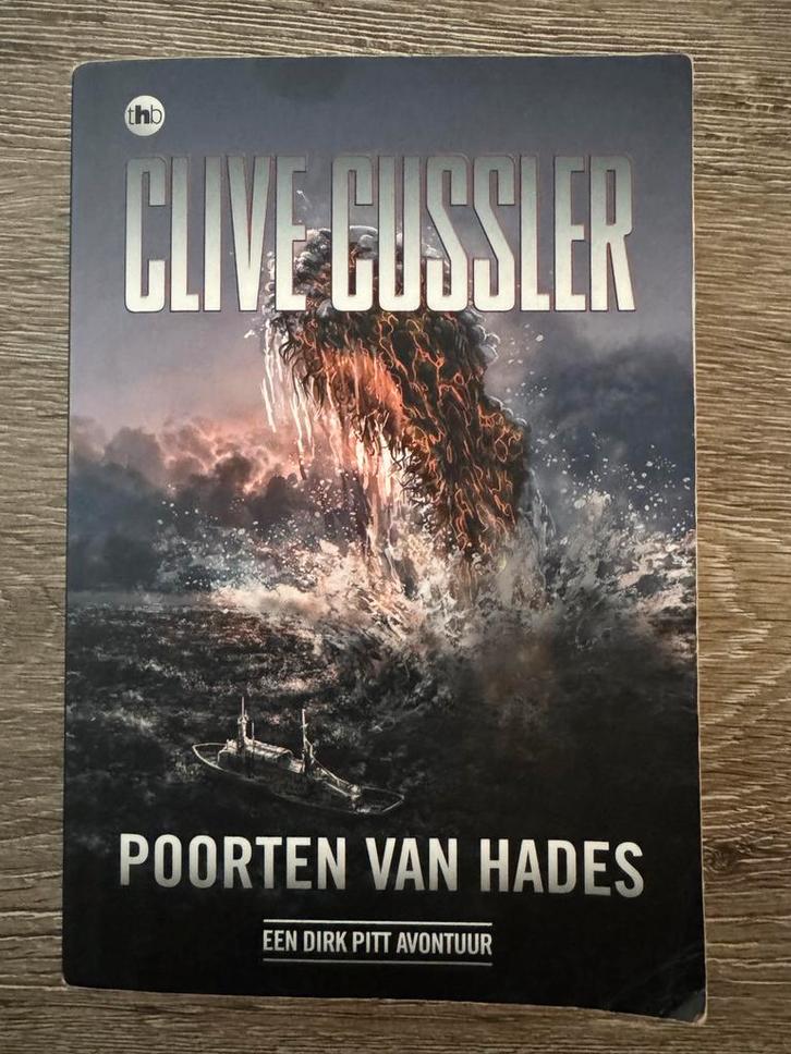 Poorten van Hades - Clive Cussler, Dirk Pitt Avontuur, Boeken, Avontuur en Actie, Zo goed als nieuw, Verzenden