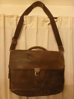 Bruine suede echt leren ( laptop) tas, Computers en Software, Laptoptassen, Ophalen of Verzenden, 17 inch of meer