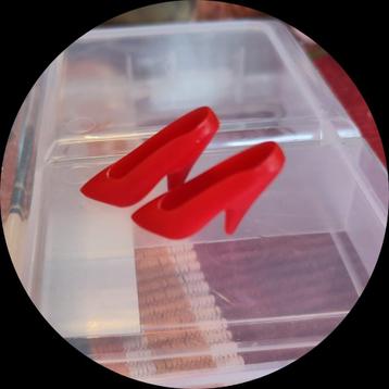 BARBIE Hoge hakken 👠 VINTAGE RODE PUMPS 👠 In goede staat beschikbaar voor biedingen