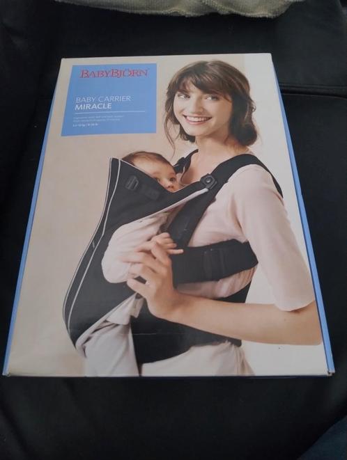 👉 BabyBjorn baby carrier in doos met boekjes, Kinderen en Baby's, Babydragers en Draagdoeken, Zo goed als nieuw, Draagzak, Baby Björn