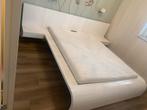 Hooglans wit bed 160x210, elektr bodems, matras, nachtkastje, Ophalen, Verstelbaar, Tweepersoons, Zo goed als nieuw