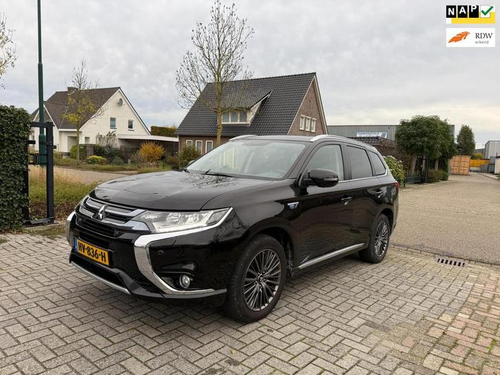 Mitsubishi Outlander 2.0 PHEV instyle | NAP Leder Navi Camer, Auto's, Mitsubishi, Bedrijf, Te koop, Outlander, 360° camera, 4x4