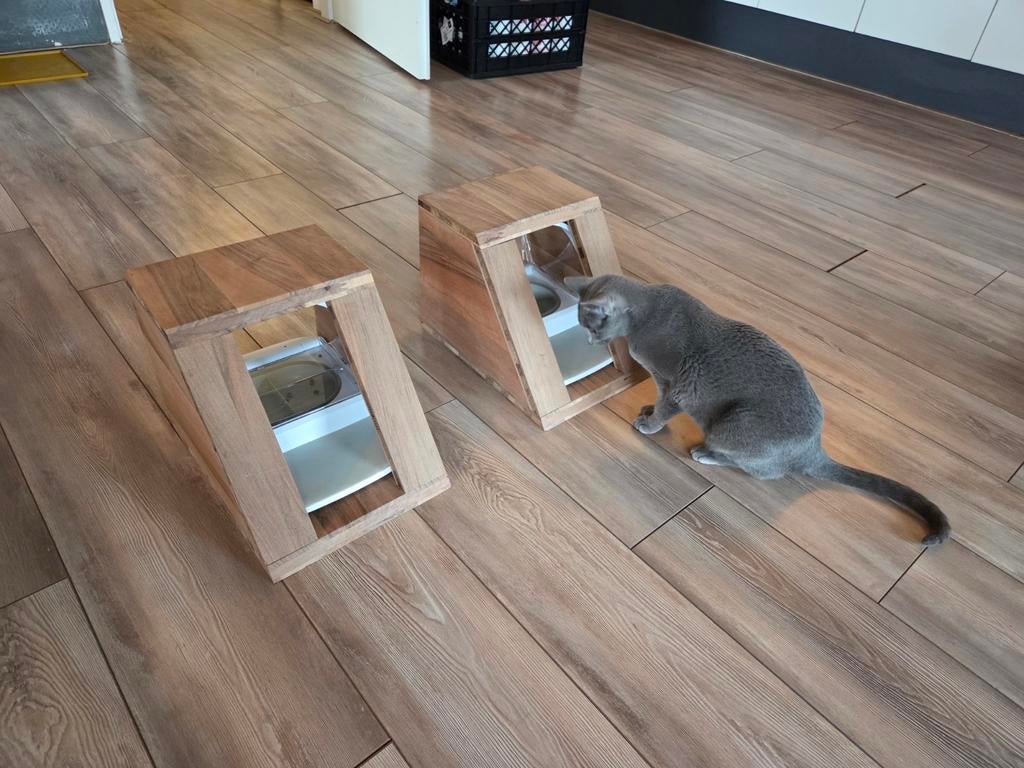 Surefeed kat voerbak chique mahonie omkasting, Ophalen of Verzenden, Automatisch, Nieuw