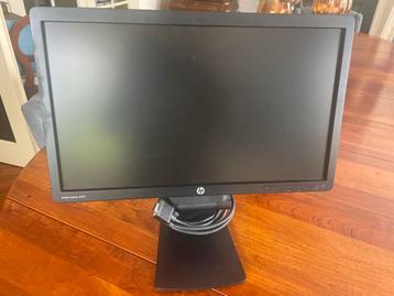 2x HP EliteDisplay E201 Monitoren beschikbaar voor biedingen