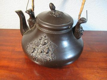 THEEPOT Aardewerk antiek met eikeltje mooie decoratie € 125 beschikbaar voor biedingen
