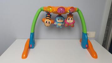 Babygym met licht en geluid beschikbaar voor biedingen