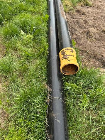 Gratis riool/afvoer buizen beschikbaar voor biedingen