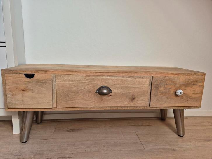 ByBoo Tv-meubel met kabelgat, Huis en Inrichting, Kasten | Dressoirs, Gebruikt, 100 tot 150 cm, 25 tot 50 cm, Met lade(s), Ophalen