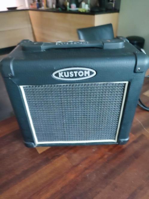 Kustom Dart 10  gitaar versterker, Muziek en Instrumenten, Versterkers | Bas en Gitaar, Zo goed als nieuw, Gitaar, Minder dan 50 watt