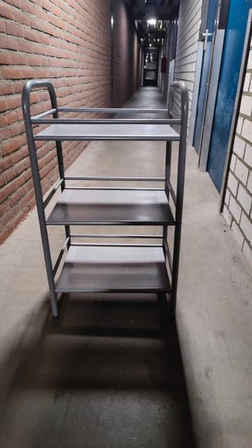 Grijze keuken trolley beschikbaar voor biedingen