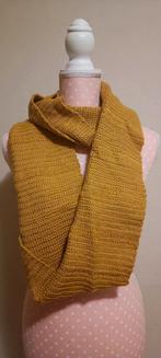 Gehaakte sjaal Oker, Ophalen of Verzenden, Nieuw, Sjaal