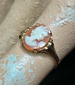 Vintage gouden ring met schelpcamee, 20 of groter, Verzenden, Dame, Goud