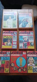 VOETBAL INTERNATIONAL NR 8 1971 TOT NR 29  1974  IN 7 BOEKEN, Boeken, Sportboeken, Ophalen of Verzenden, Zo goed als nieuw, Balsport