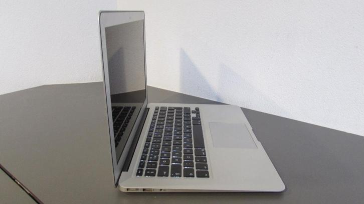 Apple Macbook Air 13,3" Dual Intel Core i5 A1466 Medio 2013, Computers en Software, Apple Macbooks, Zo goed als nieuw, MacBook Air