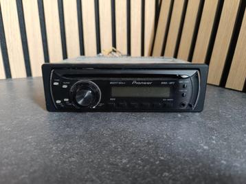 Pioneer autoradio met aux en cd  beschikbaar voor biedingen