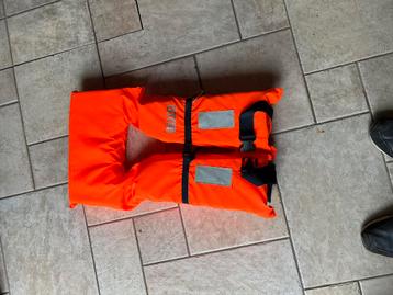 Zwemvest beschikbaar voor biedingen