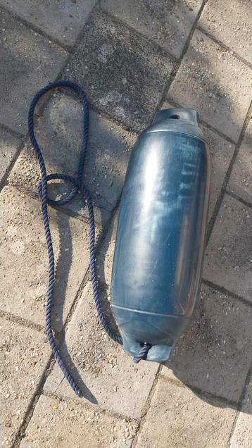 1 Grote fender met lijn voor boot , stootwil 22 x 65 , boei  beschikbaar voor biedingen