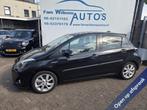Toyota Yaris 1.5 Full Hybrid Dyn Panoramadak leder, Euro 5, 1497 cc, Gebruikt, Zwart