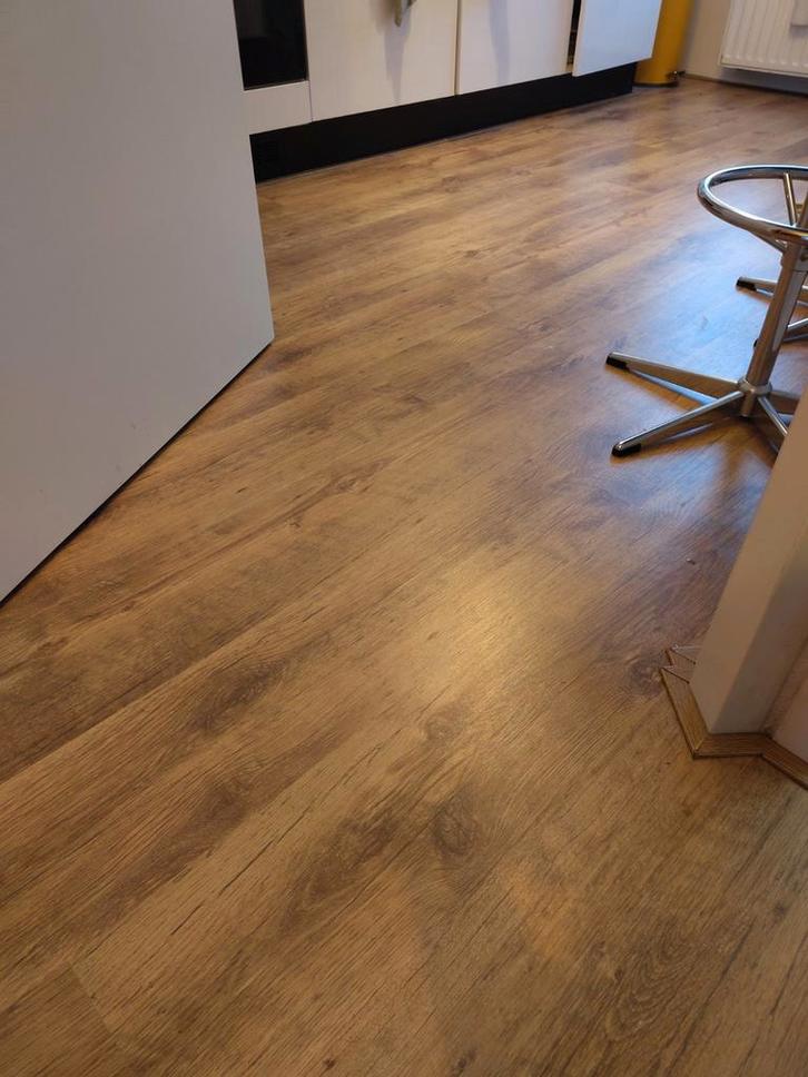 Laminaat wild eiken 65 m2 plus plakplinten en ondervloer, Doe-het-zelf en Verbouw, Vloerdelen en Plavuizen, Laminaat, Hout, 50 tot 150 cm