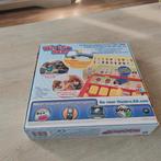 Wie is het?, Hobby en Vrije tijd, Gezelschapsspellen | Bordspellen, Gebruikt, Ophalen of Verzenden, Hasbro, Nvt