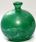 Schitterende Groen Dunwandig Glazen Bolvaasje, Antiek en Kunst, Antiek | Glas en Kristal, Verzenden