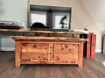 Dressoir / tv kast beschikbaar voor biedingen