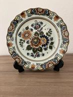 Polychroom wandbord Royal Delft - 22 cm, Antiek en Kunst, Antiek | Wandborden en Tegels, Ophalen of Verzenden