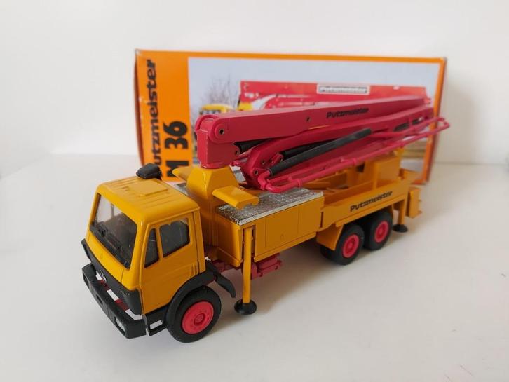 Conrad 3095 Mercedes-Benz Putzmeister M 36 nieuw in doos, Hobby en Vrije tijd, Modelauto's | 1:50, Nieuw, Bus of Vrachtwagen, Conrad