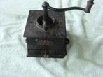 Koffiemolen zeer oud zwaar, Antiek en Kunst, Curiosa en Brocante, Ophalen of Verzenden