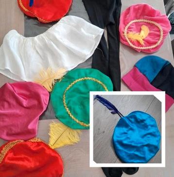 Pietenmutsen maillot kraag
Mutsen 1 maat
Maillot mt 122-128 beschikbaar voor biedingen