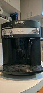 Delonghi Magnifica, Witgoed en Apparatuur, Koffiezetapparaten, Afneembaar waterreservoir, Gebruikt, Ophalen of Verzenden, Koffiemachine