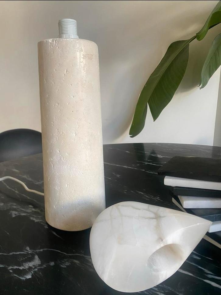 Travertin lampen voet. Model: tafellamp (H: 30 cm), Huis en Inrichting, Lampen | Tafellampen, Zo goed als nieuw, Minder dan 50 cm