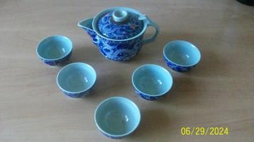 Chinees theeserviesje beschikbaar voor biedingen