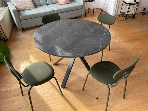 IKEA tafel (MARIEDAMM) en 4 stoelen (OSTANO) - perfect nog!, Huis en Inrichting, Tafels | Eettafels, Zo goed als nieuw, 100 tot 150 cm