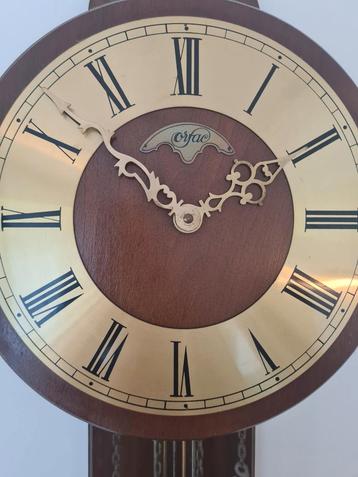Antieke Orfac Wandklok beschikbaar voor biedingen