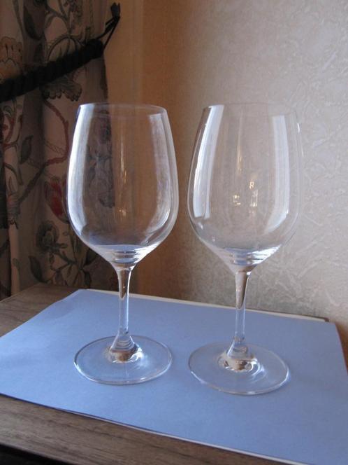 Twee Villeroy & Boch model Entree rode wijnglazen, Antiek en Kunst, Antiek | Glas en Kristal, Verzenden