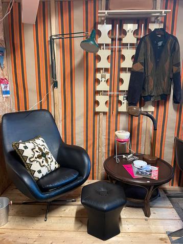 Vintage jaren 70 zwarte kuipstoel/ fauteuil beschikbaar voor biedingen