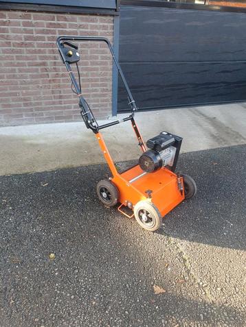 Verticuteermachine  Eliet beschikbaar voor biedingen