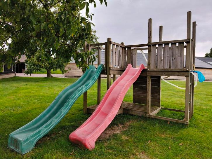 Houten speeltoestel met glijbanen *teab* zelf demonteren, Kinderen en Baby's, Speelgoed | Buiten | Speeltoestellen, Gebruikt, Glijbaan
