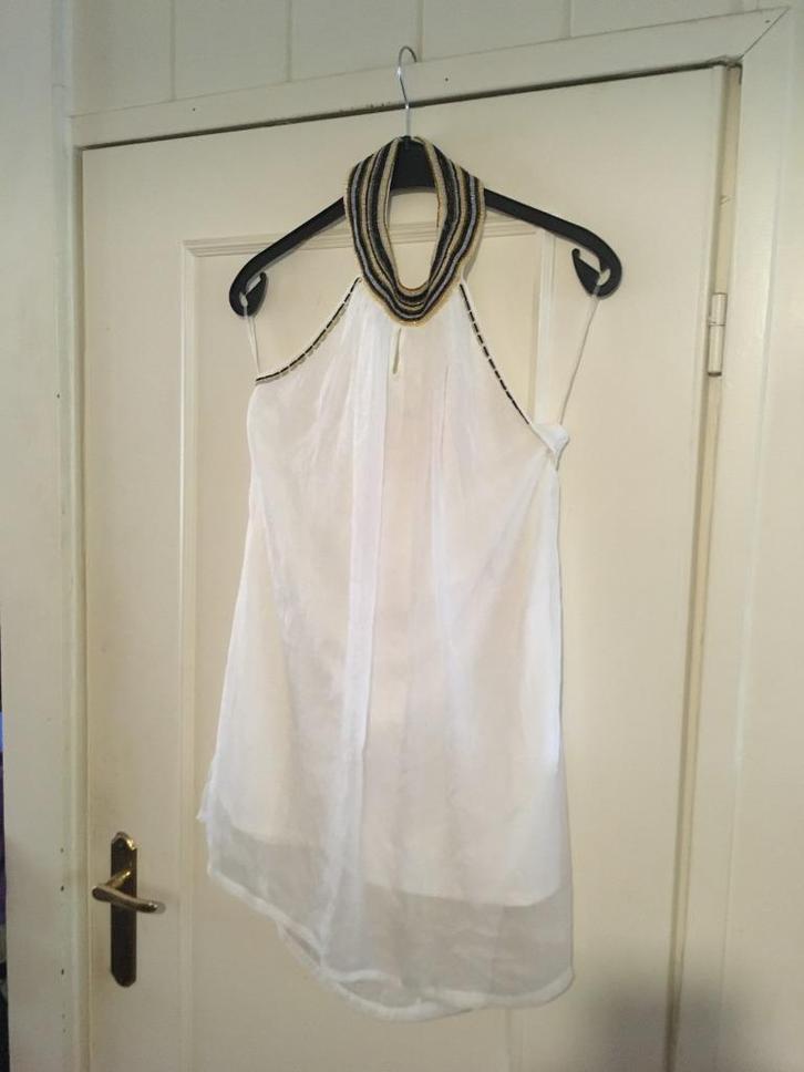 Witte gevoerde mouwloze jurk met kralenband nek Jessica, L, Kleding | Dames, Jurken, Zo goed als nieuw, Maat 42/44 (L), Wit, Onder de knie