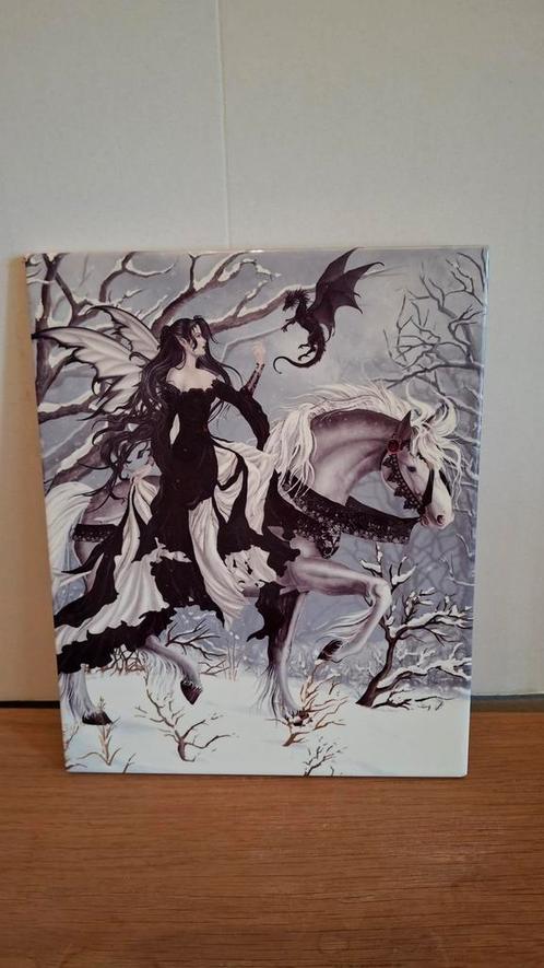 Keramische tegel Parting the veil” van Nene Thomas, Verzamelen, Beelden en Beeldjes, Nieuw, Fantasy, Ophalen of Verzenden