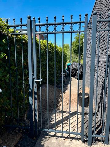 Nette Stalen tuinpoort antraciet 190 breed en 205 meter hoog beschikbaar voor biedingen