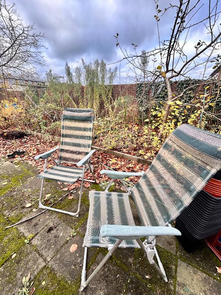 Tuinstoelen te koop – groen/wit gestreept (2 stuks), Tuin en Terras, Tuinstoelen, Gebruikt, Kunststof, Inklapbaar, Ophalen