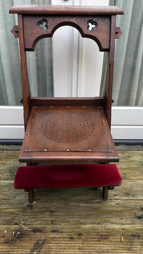 Antieke Eiken Bidstoel met Fluweel, Antiek en Kunst, Antiek | Meubels | Stoelen en Banken, Ophalen of Verzenden